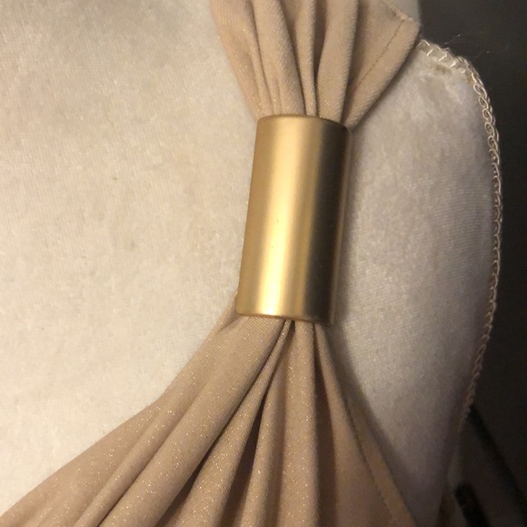 Gold sleeveless dress shirt - Picture 2 of 5
